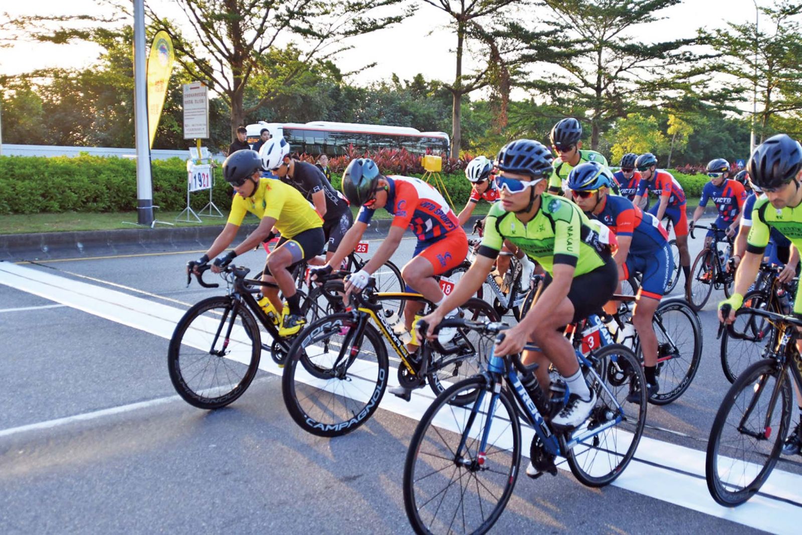 第四埸公路單車賽競爭激烈